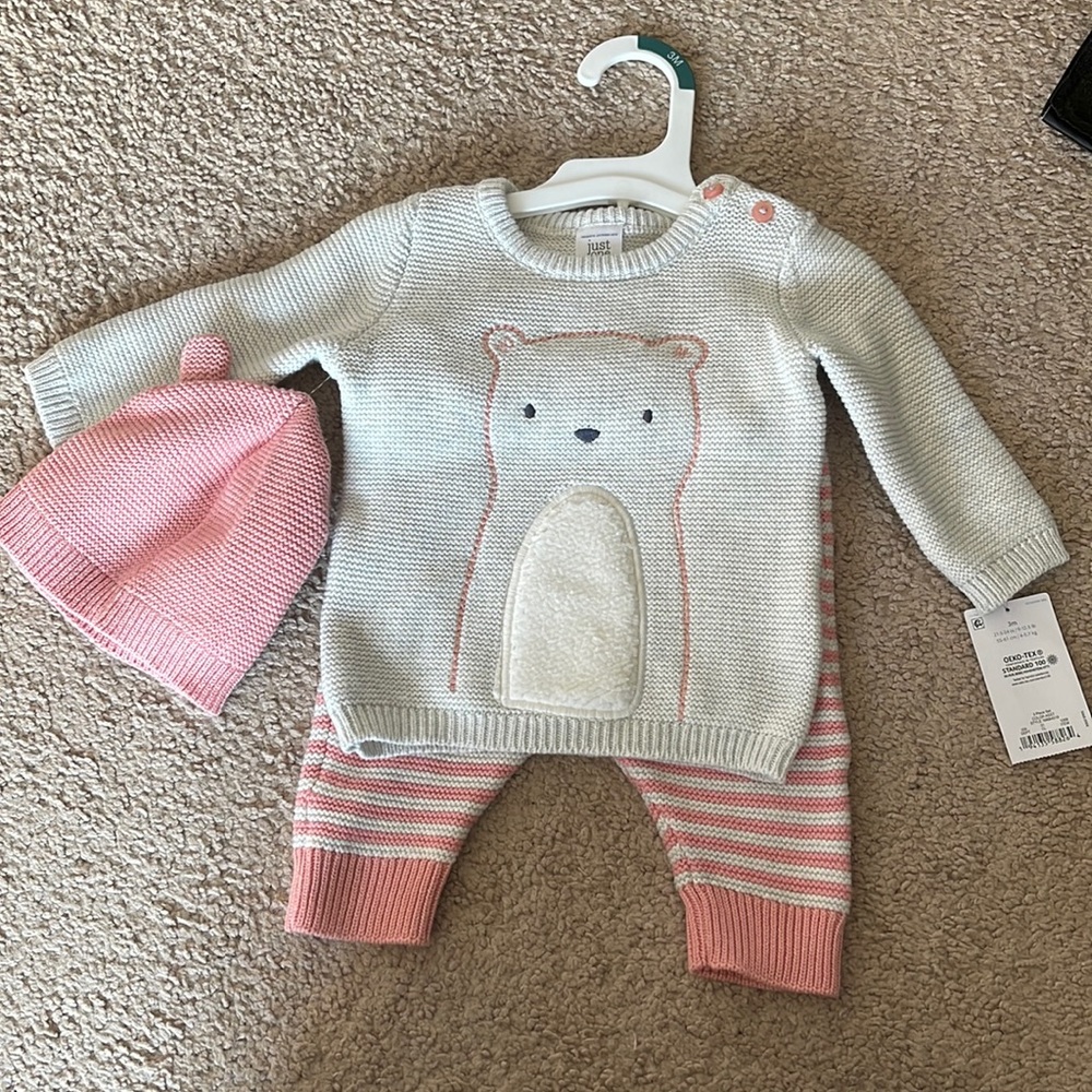 Baby Girls’s 3 month Bear Sweater Top & Bottom set with hat